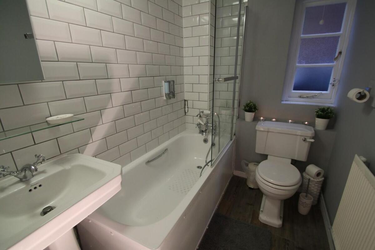 Апартаменты Molesey